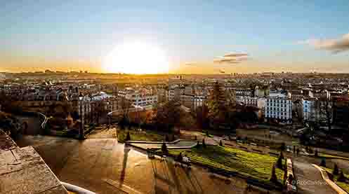 <p>Sunrise over Paris</p>