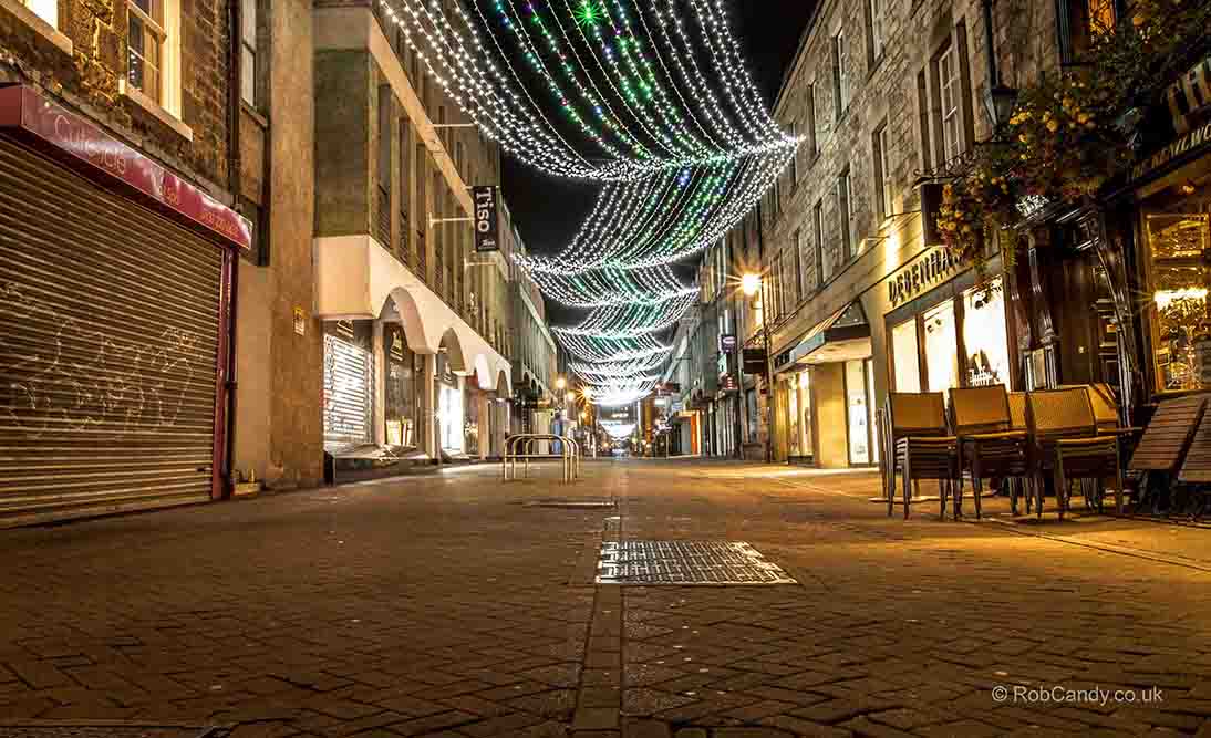 <p>Rose Street at night no people</p>