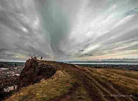 <p>Leading clouds over the crags</p>