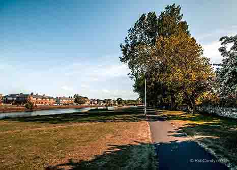 <p>Walk by the river</p>